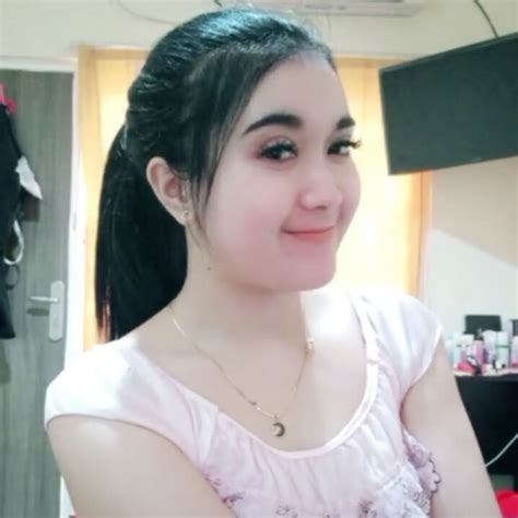 rara nadifa ngentot|Bokep Indo Gadis Desa Cantik Pamer Memek